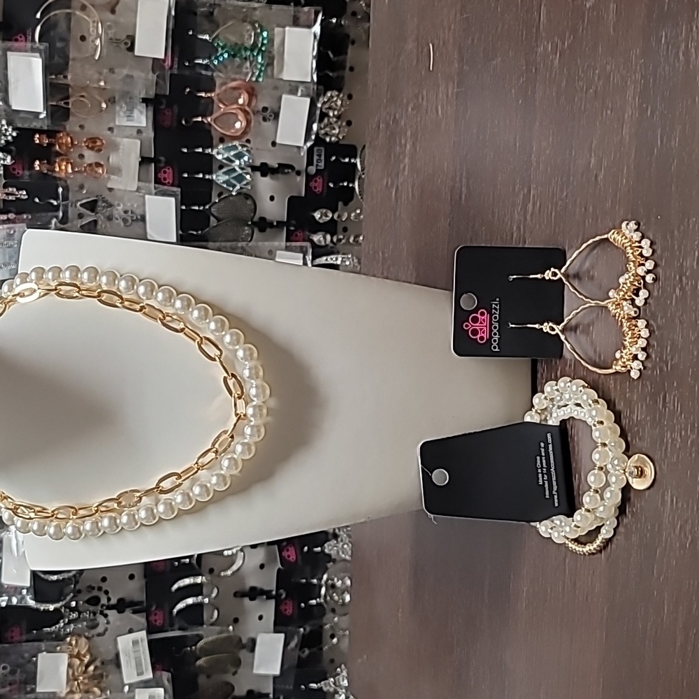 Paparazzi Set in Gold and Pearls